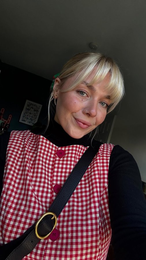 Instagram post by @bethanytrohear for Estella Bartlett. Caption reads: [...] 

Dress @rihoas_official *
Earrings....