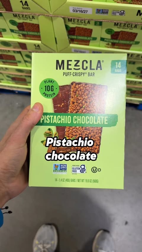 Instagram post by @trainermikeyy for Mezcla. Caption reads: [...] Pistachio Chocolate Puff-Crispy bar from....