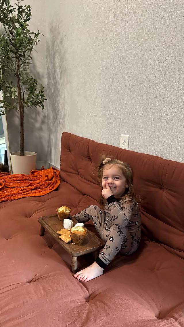 Instagram post by @lifestyl_america for ZONLIHOME. Caption reads: Classic floor mattress by @zonlihome 🤍
Soft,....