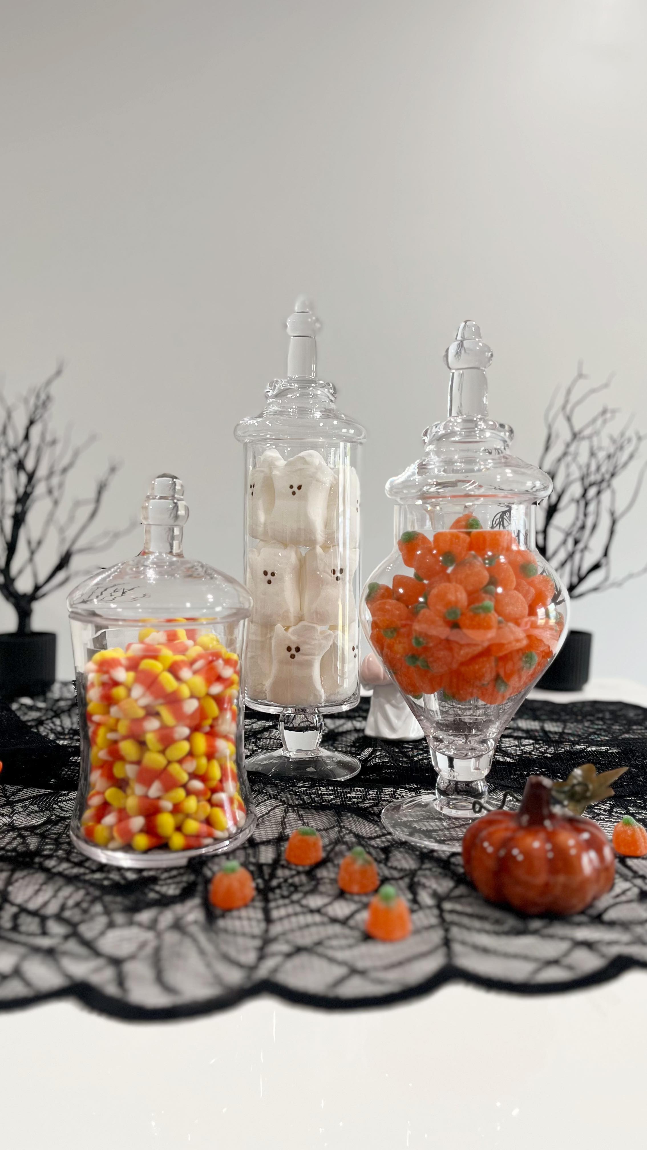 Instagram post by @daynagirlworld1 for Parents. Caption reads: 🎃 Halloween vibes are here! 👻 Discover and pick....