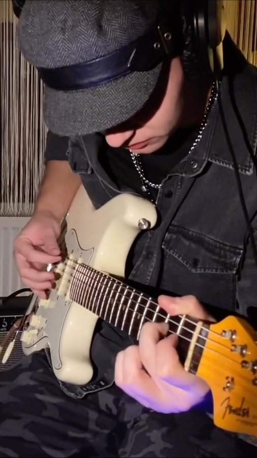 Instagram post by @can_bayoglu for Pedal Pawn. Caption reads: @pedalpawn FUZZ SOUNDS PHENOMENAL!! [...].