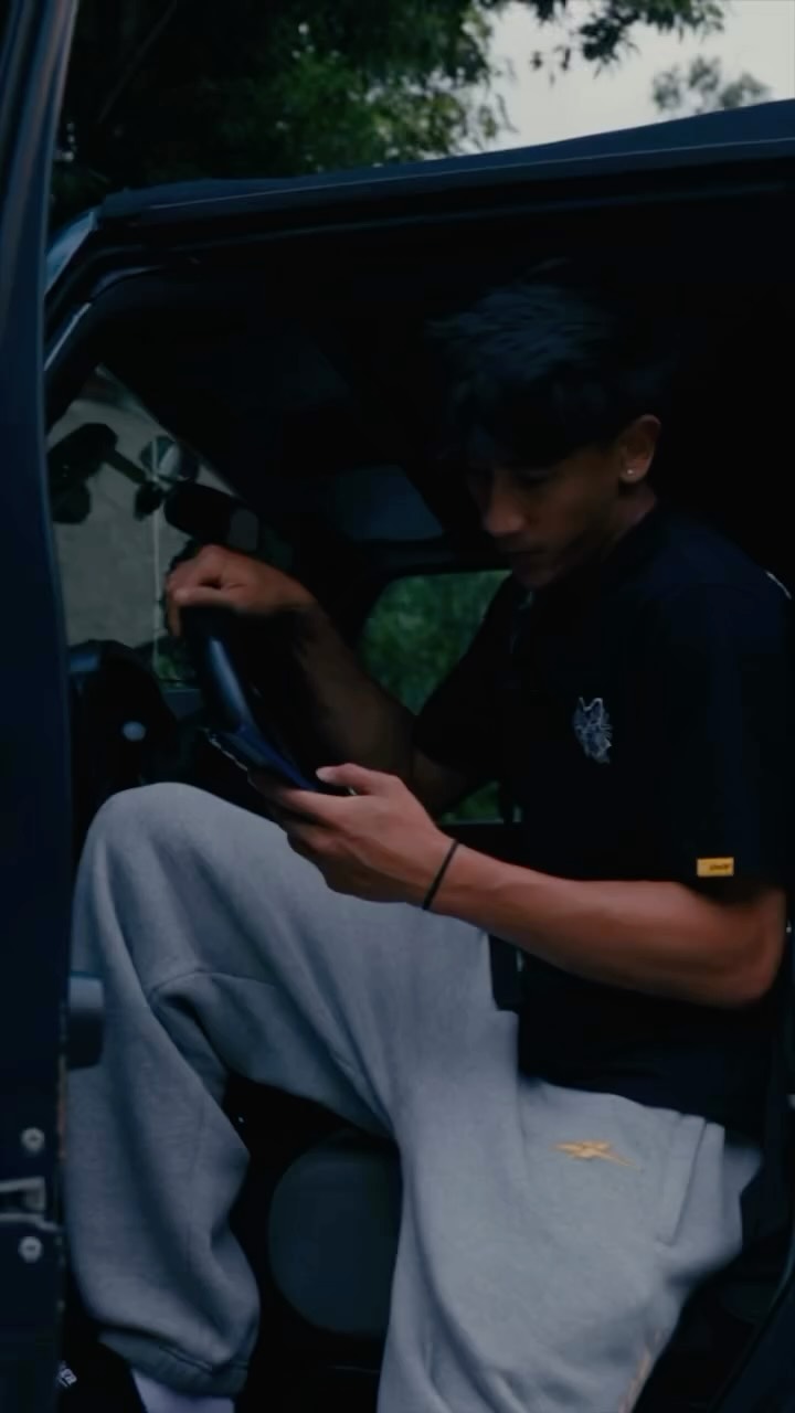 Instagram post by @xaivian for AT&T. Caption reads: When you have the best deals, making a good call....