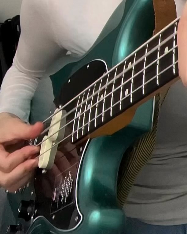 Instagram post by @katecurlyyy for Fender. Caption reads: @sonlittlemusic - in orbit

@fender AMERICAN....