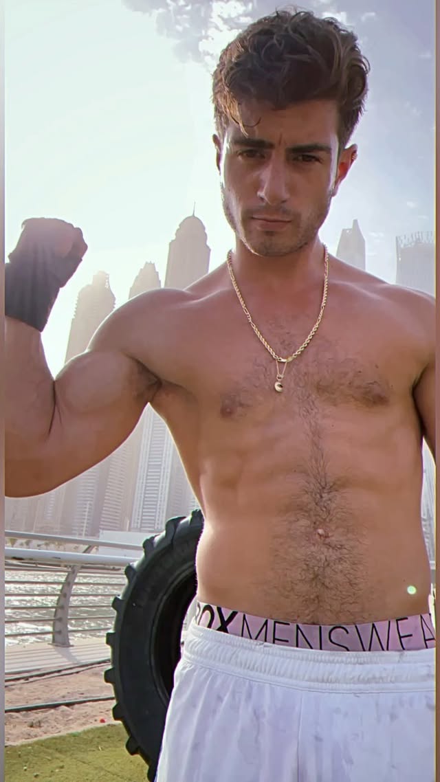 Instagram post by @migueldicachi for Box Menswear. Caption reads: 🔥Sweat Morning 🏋🏽‍♂️💦
For @boxmenswear.