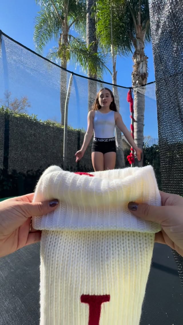 Instagram post by @isabella.gomez.2031 for Kangaroo Hoppers. Caption reads: Don't miss Kangaroo Hoppers' Black Friday Early....