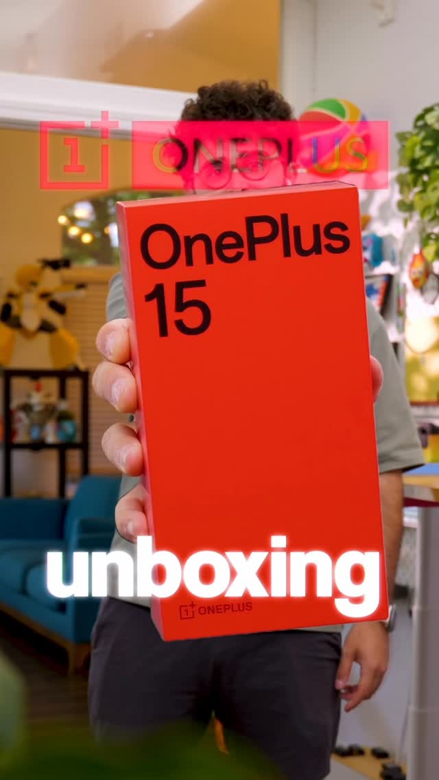 Instagram post by @new3sc for OnePlus. Caption reads: Unboxing del OnePlus 15!.