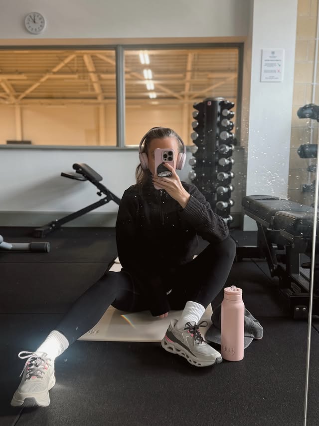Instagram post by @naomijaneadams for Wiskii Active. Caption reads: [...] plus sitewide discount with both....