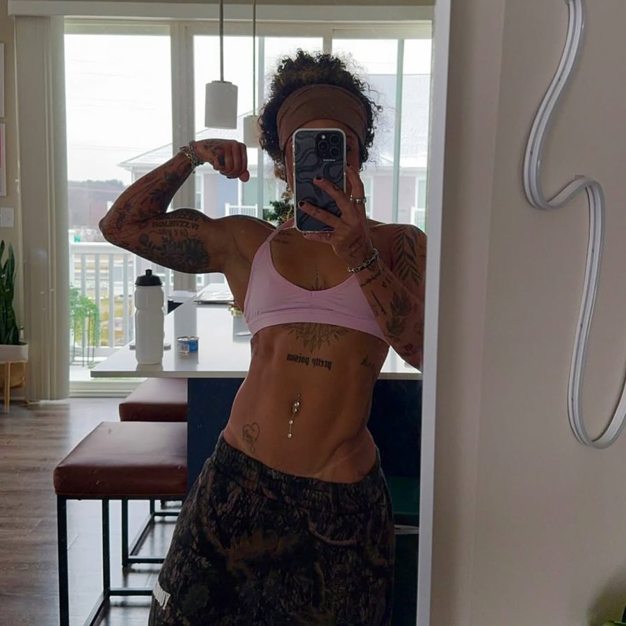 Instagram post by @ashleyshack for Sleek Fit Jewelry. Caption reads: 💋🖤🍒🏴‍☠️

use and abuse code: shack.