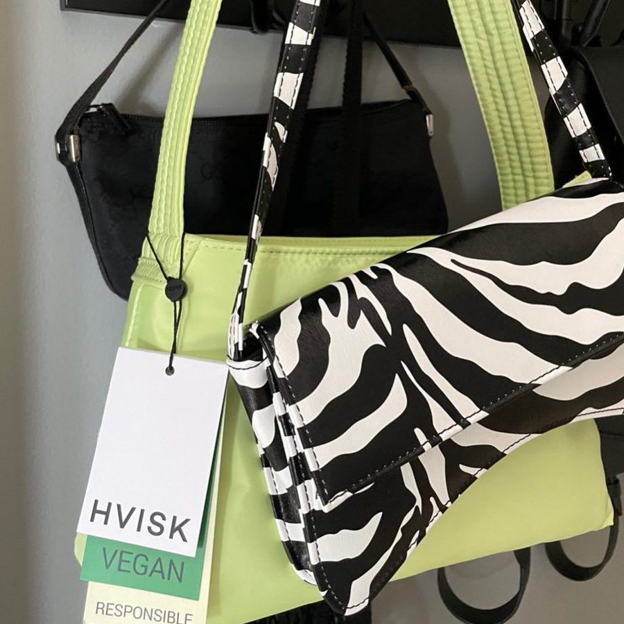 Instagram post by @al_.aaa for HVISK. Caption reads: thank you @hvisk for my sustainable handbag 🥰....
