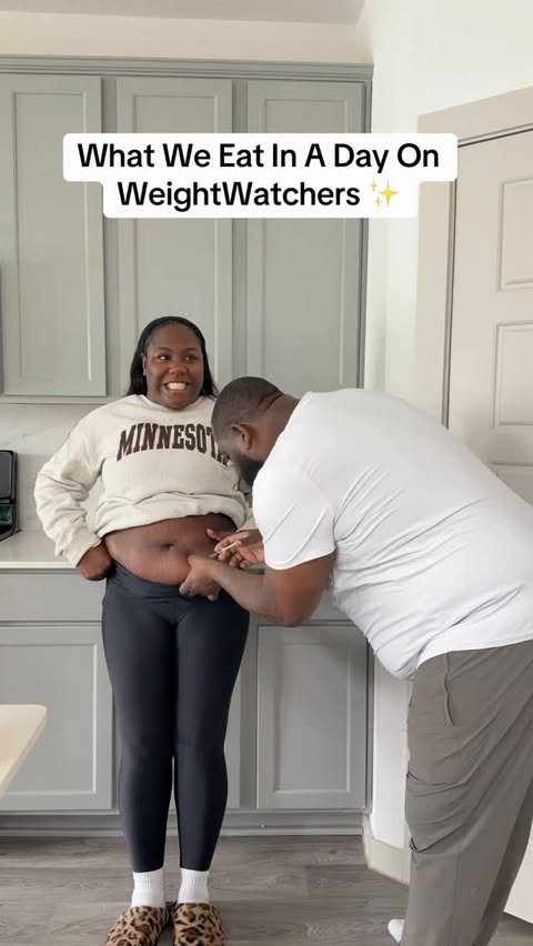 Instagram post by @snacks215 for WeightWatchers. Caption reads: [...] for the support we’ve found with....