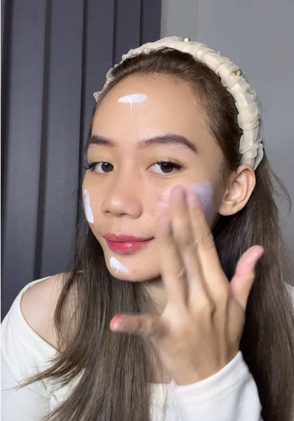TikTok post by @lilypixxyyy for Natur-e. Caption reads: goals 2026 harus lebih glow up! @Natur-E Indonesia....