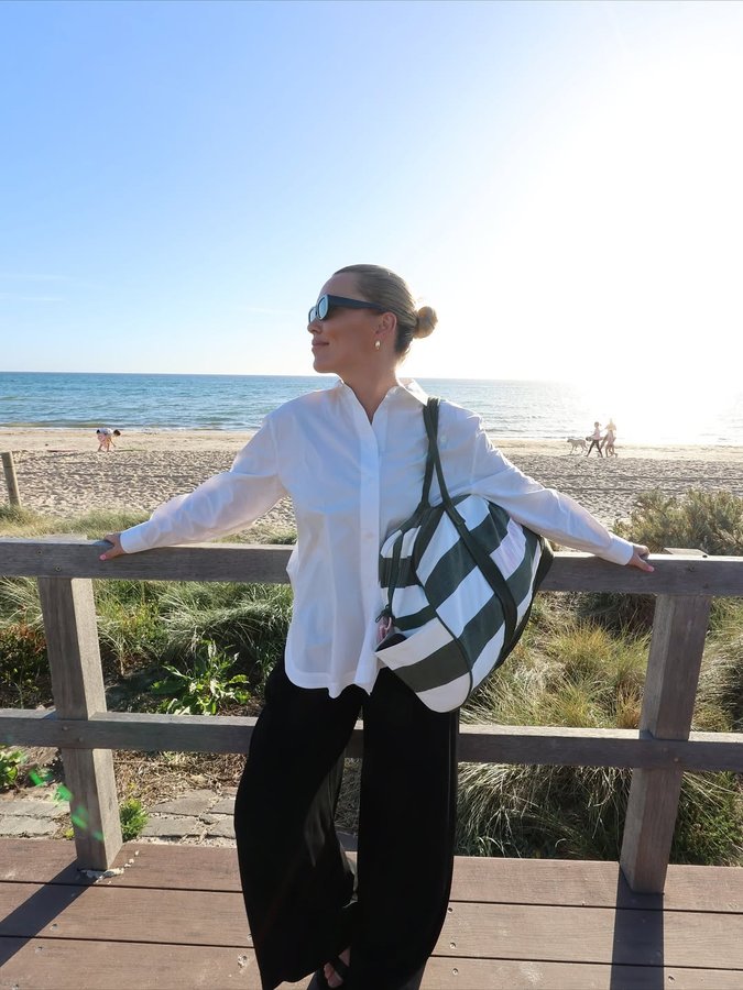 Instagram post by @abbeycholmes for Country Road. Caption reads: [...] with me through it all 🤍🙌🏼😊

The Country....