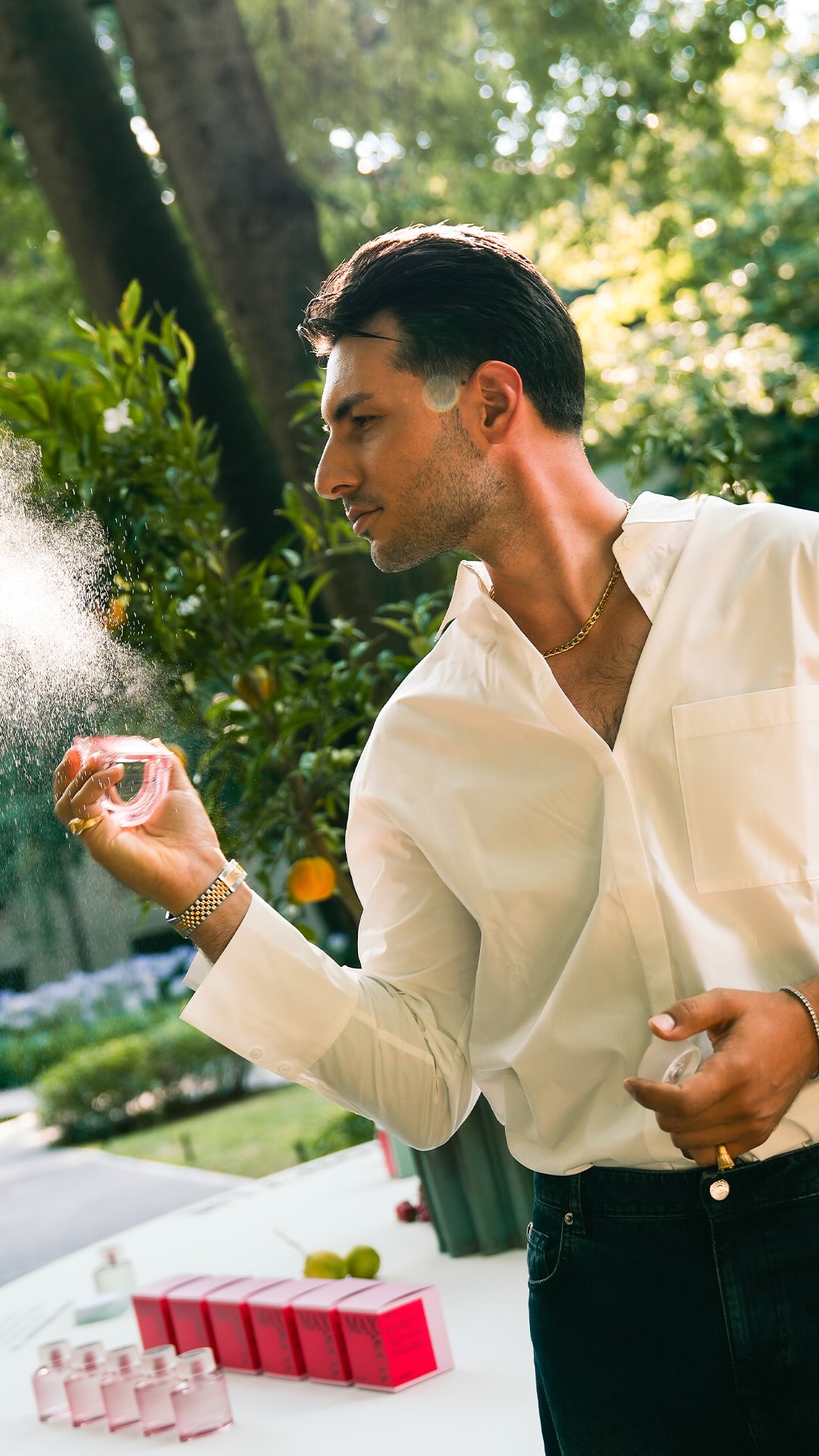 Instagram post by @alexperfume.official for MAX&Co.. Caption reads: 🇮🇹 Una collezione di fragranze che unisce....