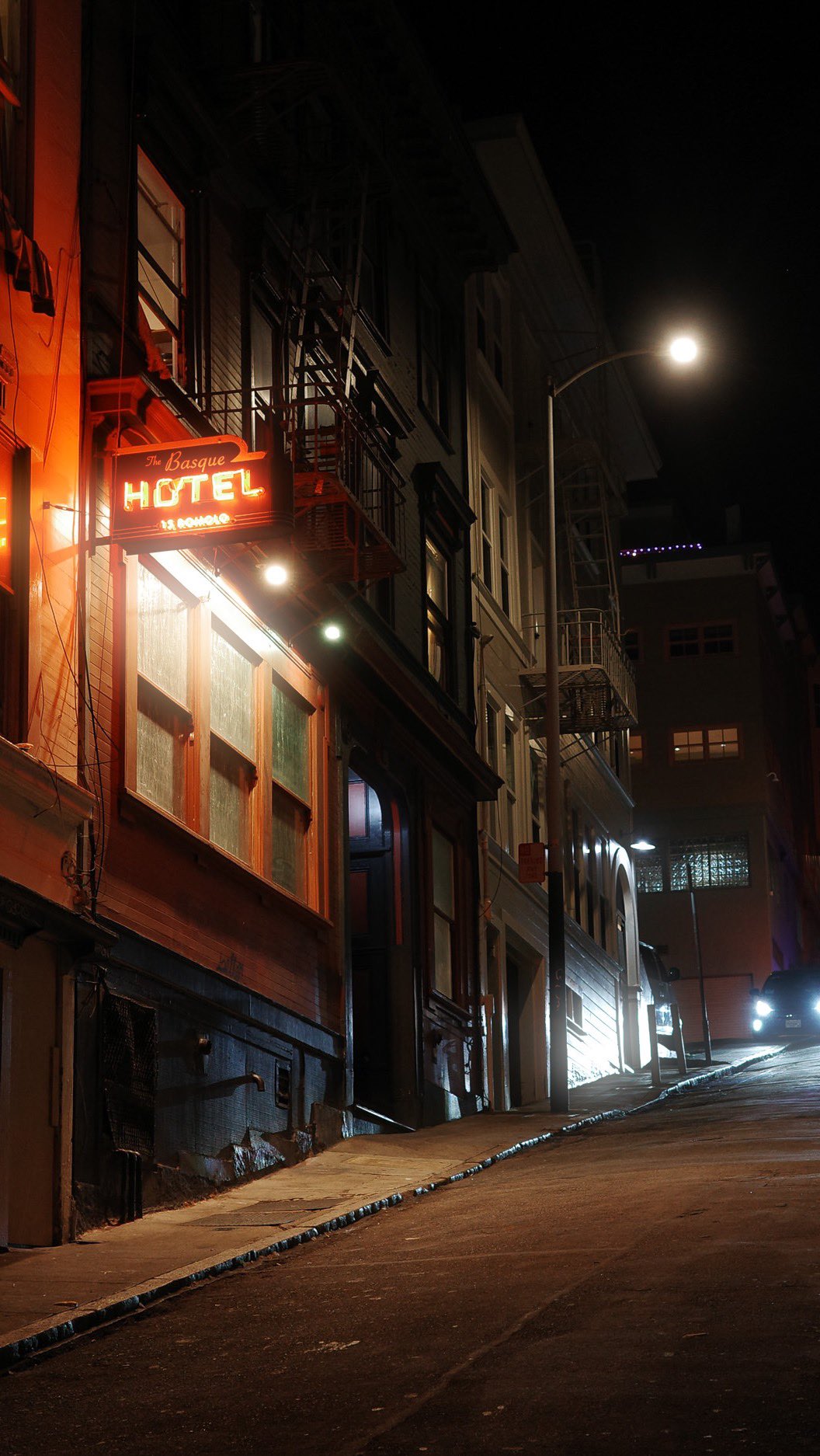 Instagram post by @reggiebphoto for Vsco. Caption reads: Get soft, glowy highlights - no lens filter....