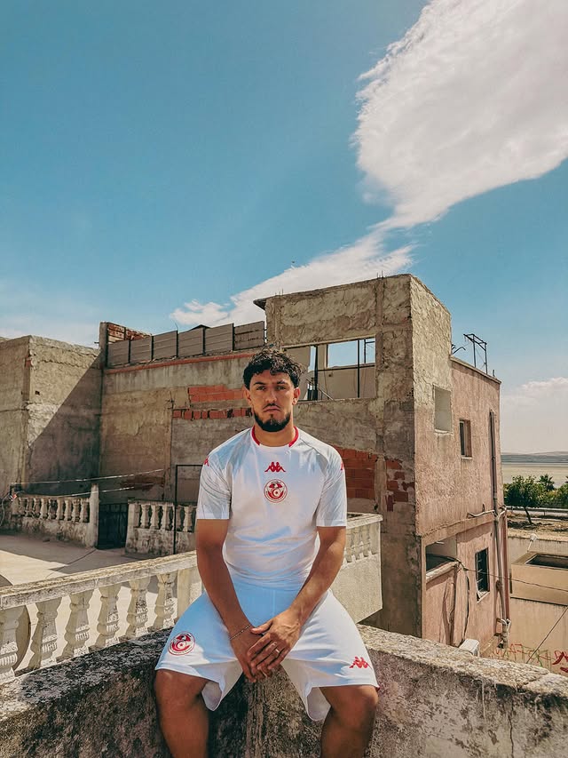 Instagram post by @nidhalsoltani for Kappa. Caption reads: #adv URBAN KIT DEVASTANTE 🔥 @kappa @kappa_sport....