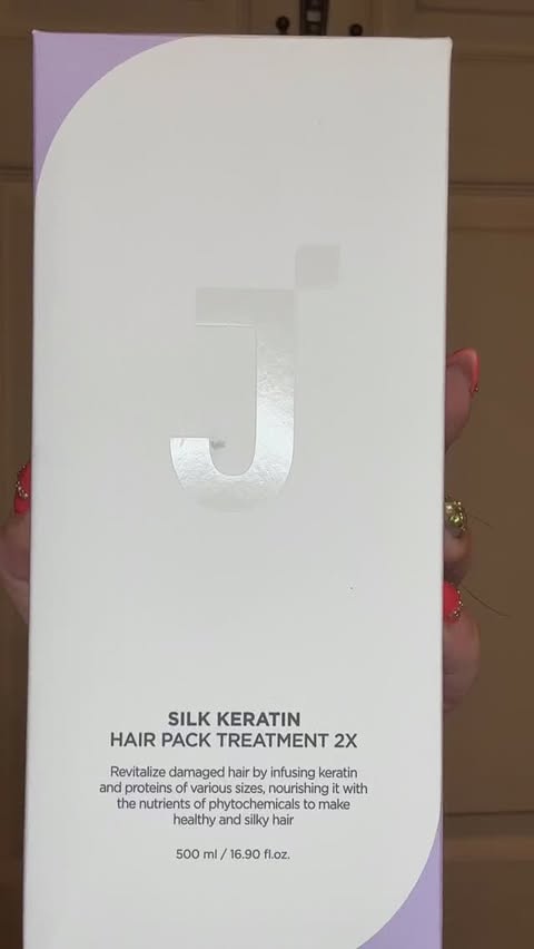 Instagram post by @angelcitro for JSOOP. Caption reads: Im in love 🩷 with this JSOOP Silk Keratin Hair....