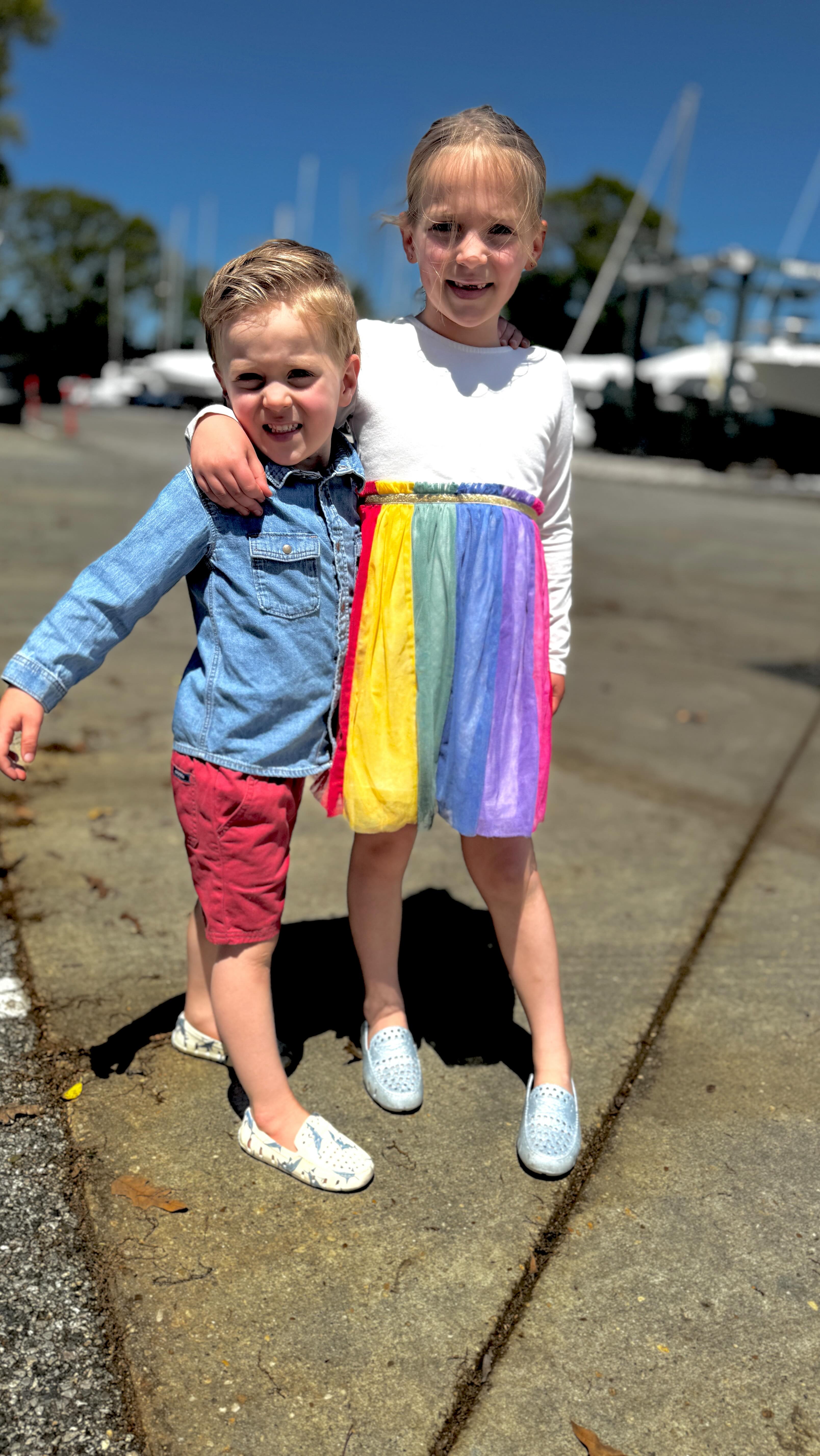 Instagram post by @neverbeenso for Floafers. Caption reads: [...] having to pack a suitcase to do so.....