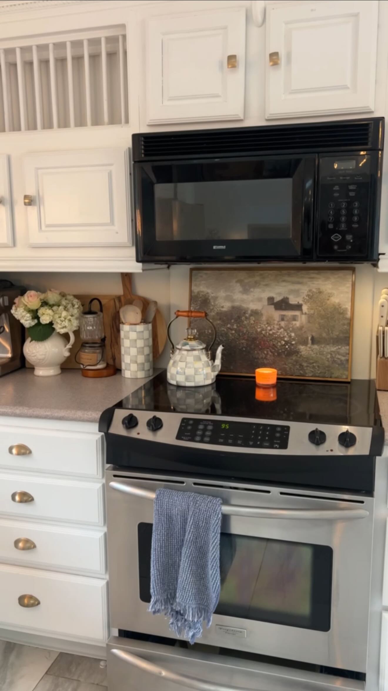 Instagram post by @jesscostantino for Dawn. Caption reads: Sunday Reset 🧼 #Dawn_Partner Satisfying clean....