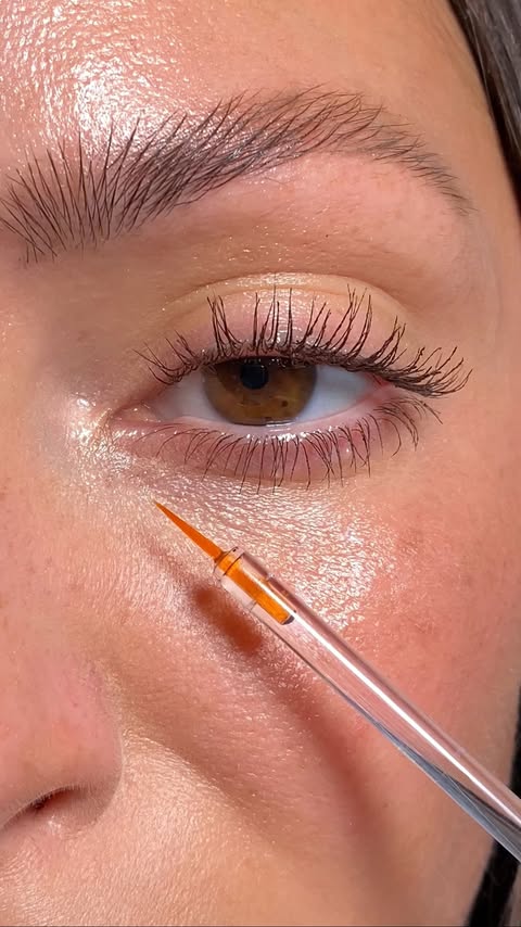 Instagram post by @whitneykshepherd for Babe Original. Caption reads: Long lash routine that takes under a minute 🖤....