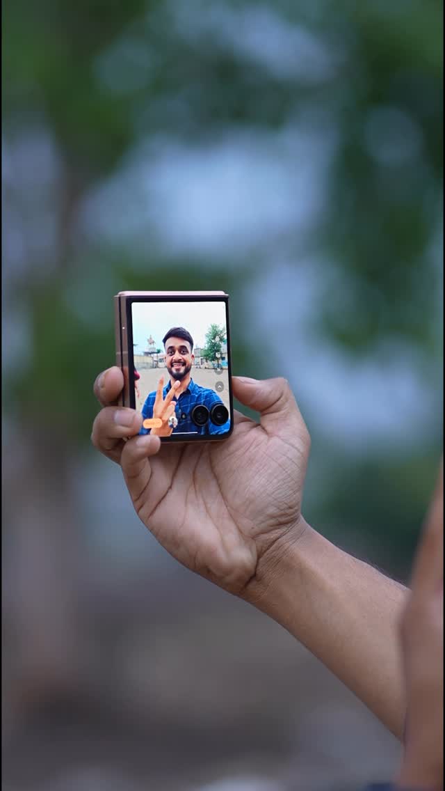 Instagram post by @nandupatilofficial for Motorola. Caption reads: #collab मी Use केलेला आत्तापर्यंतचा सर्वात भारी....