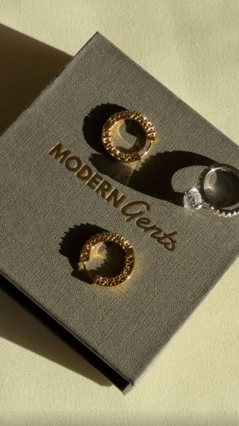 Instagram post by @ugc.mariana for Modern Gents. Caption reads: #ad Jewelry that lasts forever ✨ My new travel....