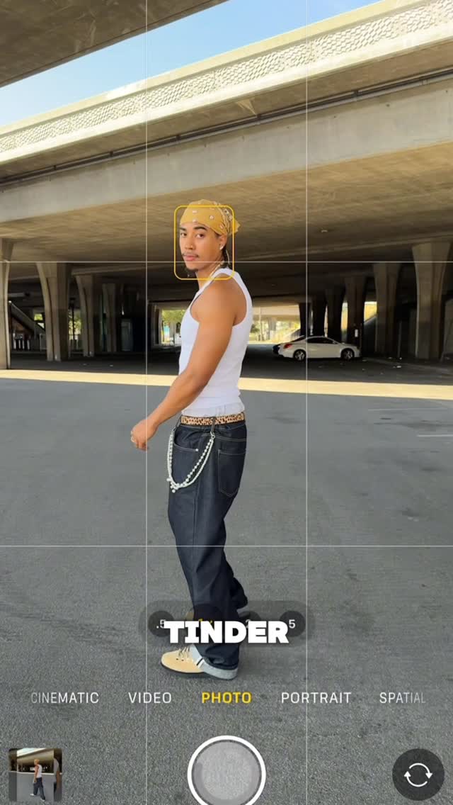Instagram post by @a_j_a_u_n for Tinder. Caption reads: I need help taking my fit pics so I downloaded....