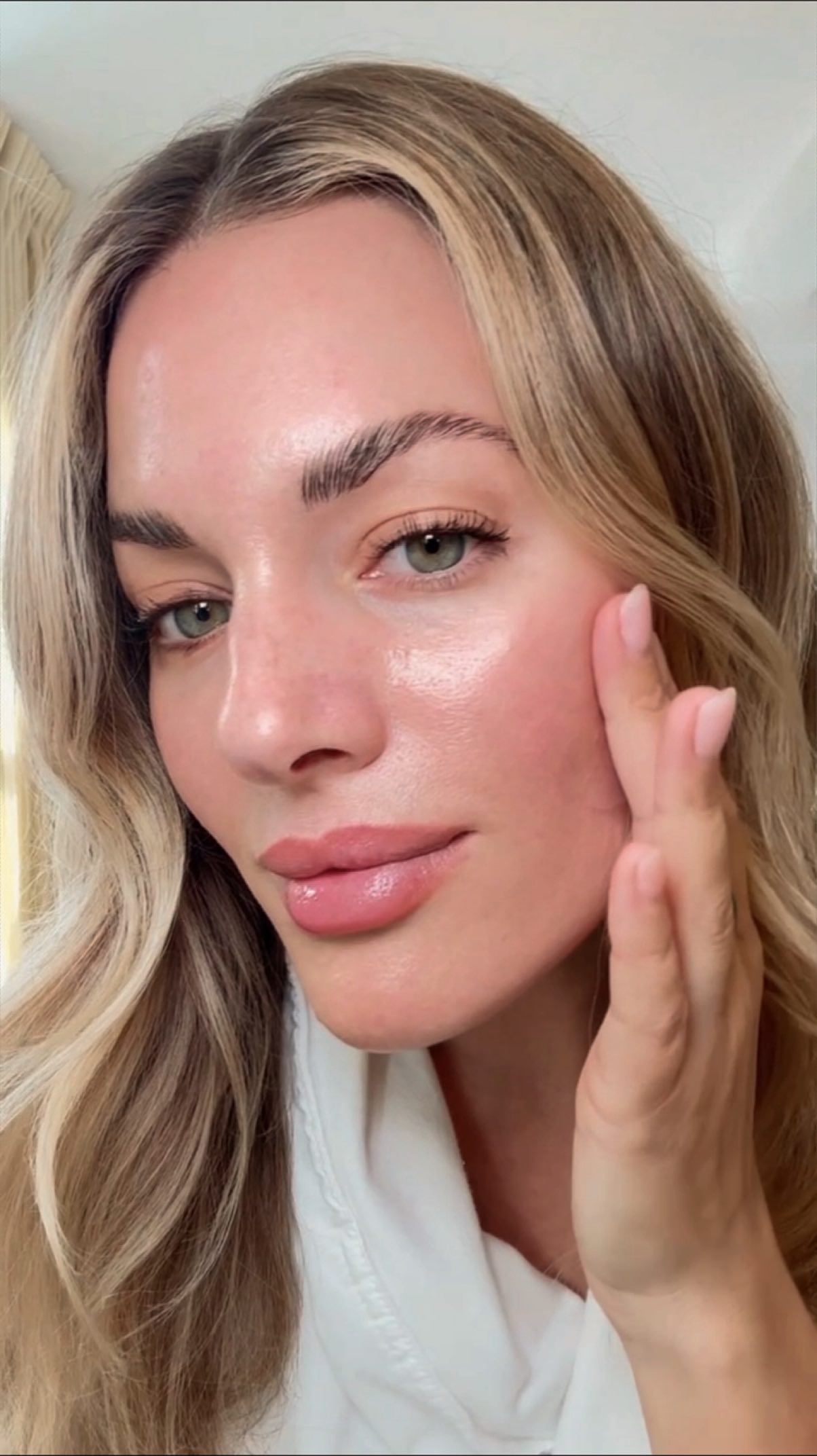 Instagram post by @thirtywaves for OLAY. Caption reads: #Ad #OlayPartner just awarded “best moisturizer of....