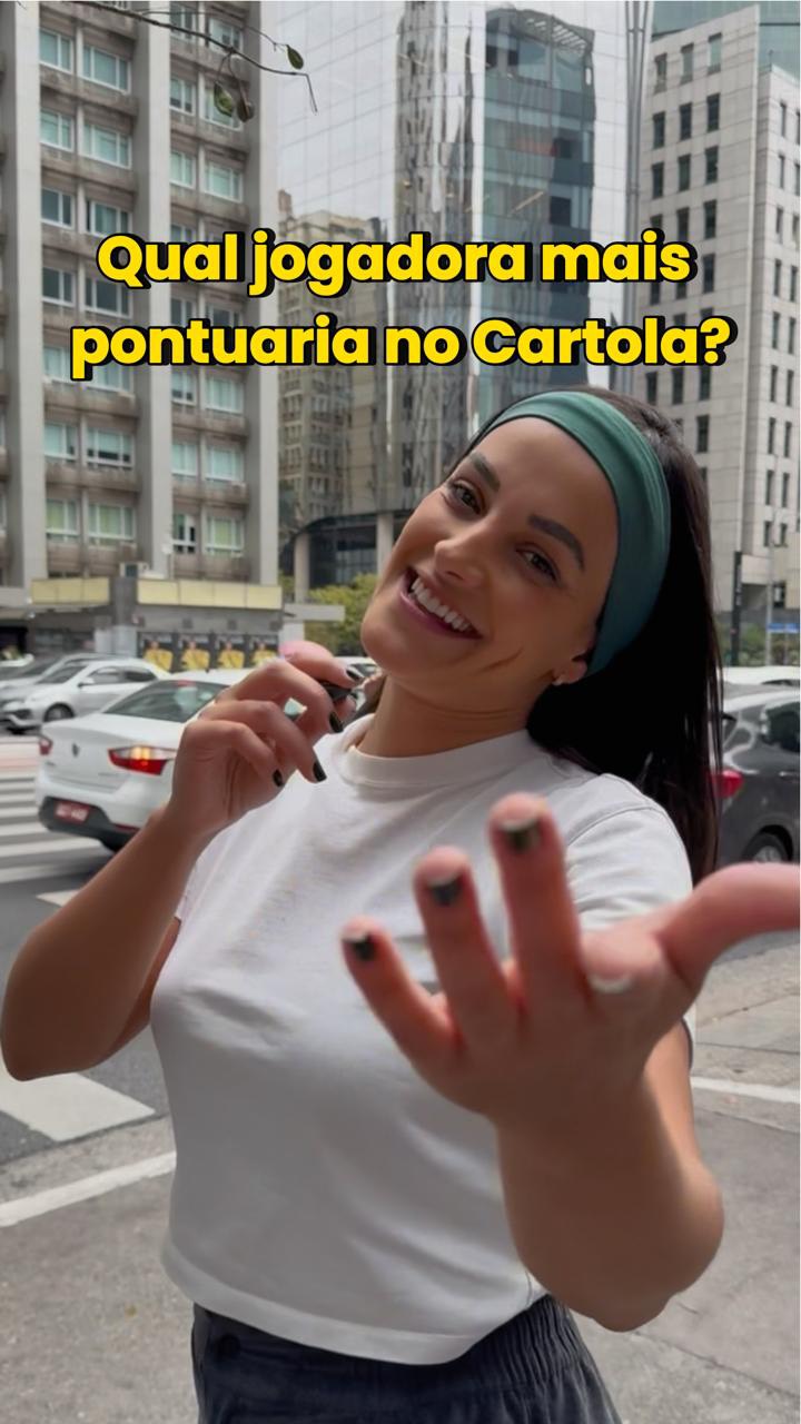 Instagram post by @magalvaos for Petrobras. Caption reads: [...] no topo! Agora tem Cartola Feminino....