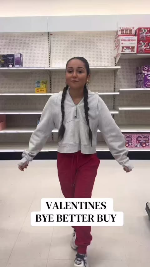 Instagram post by @lexinoelv for SmartSweets. Caption reads: Valentine’s Day treats at target 🎯 
 bye 👋🏼....