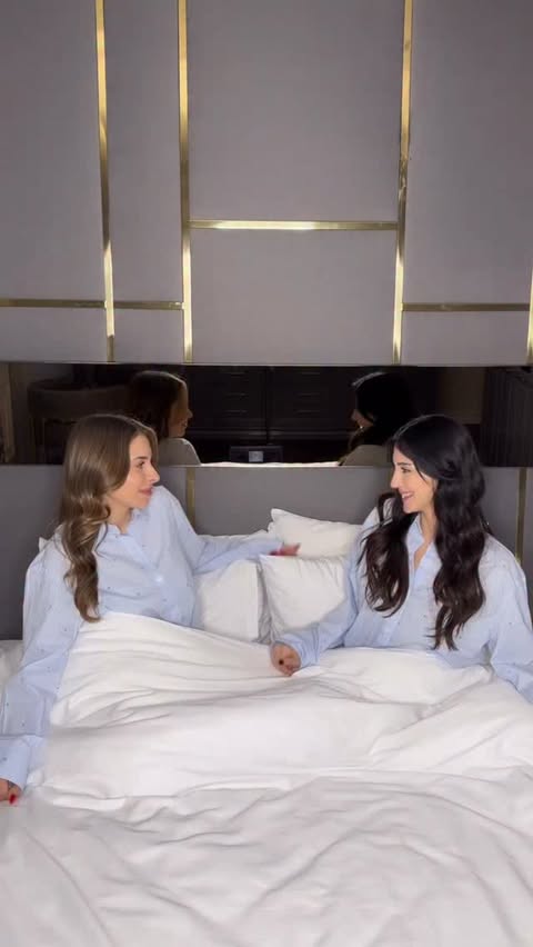 Instagram post by an influencer for Estée Lauder Türkiye. Caption reads: Favori ürünlerimle gece rutinimi yaparken biraz....