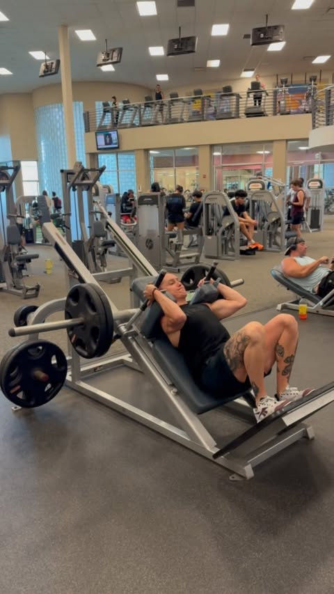 Instagram post by @bicepslikebriggs for Kineon. Caption reads: [...] the training is the recovery! And the....