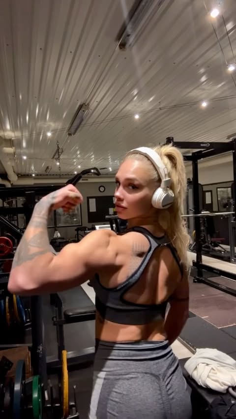 Instagram post by @svagtillstark for Scitec Nutrition. Caption reads: Kill the noise
Outfit @scitecnutrition....