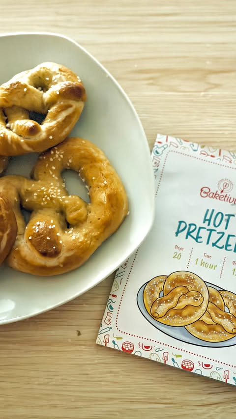 Instagram post by @ashlieewing_ for Baketivity. Caption reads: [...] (and delicious) activity with @baketivity....