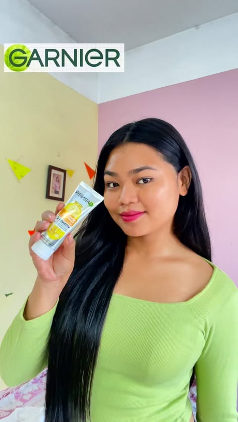 Instagram post by @hema_doley____ for Smytten. Caption reads: [...] #Skincare #BrightIn1Wash #Ad)

....