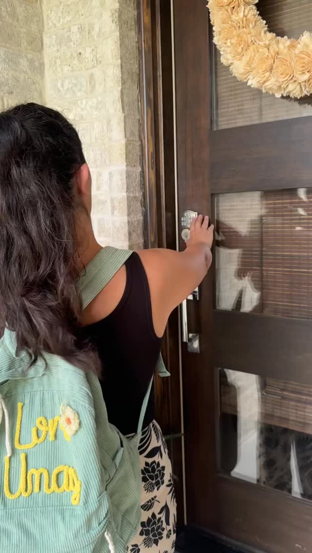 Instagram post by @dygu.ylldrm for Lockin. Caption reads: [...] Deal Alert! 🚨
Get up to 40% OFF on the....