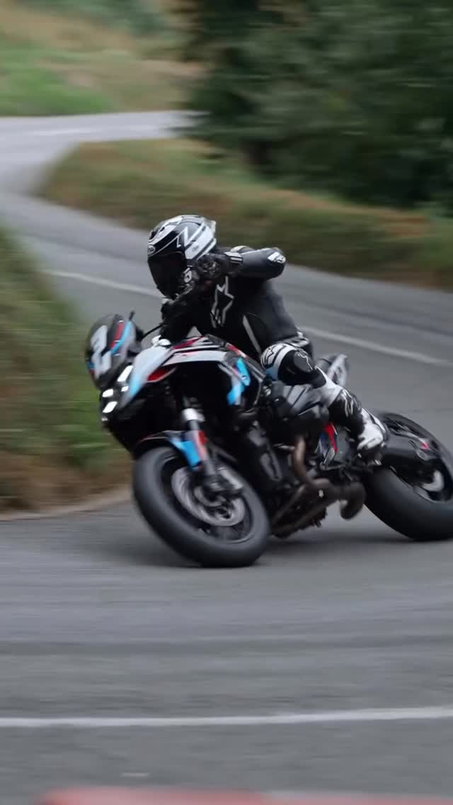 Instagram post by @bmwgsfans for BMW Motorrad. Caption reads: Full attack with the 1300 🤙🏼😎

Reposted from:....