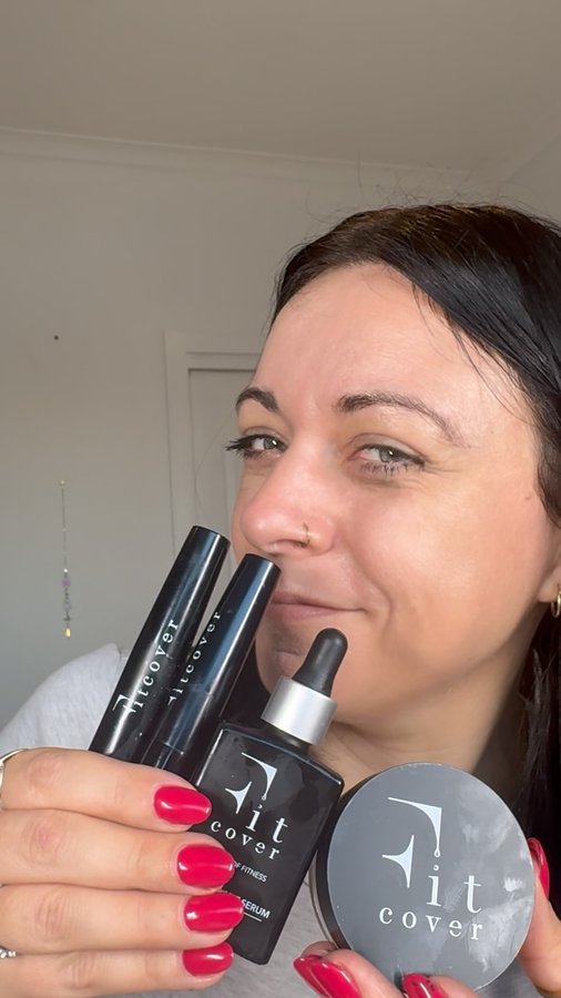 Instagram post by @jess_pinal for Fitcover. Caption reads: 🖤🖤🖤🖤🖤🖤🖤🖤🖤🖤 FIT COVER Bridging the gap....