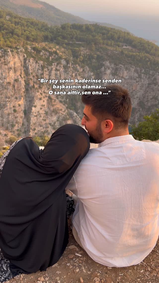 Instagram post by @beydagultekn for Modanisa. Caption reads: Elbisem: @modanisa 
.
.
.
#kesfetteyiz.