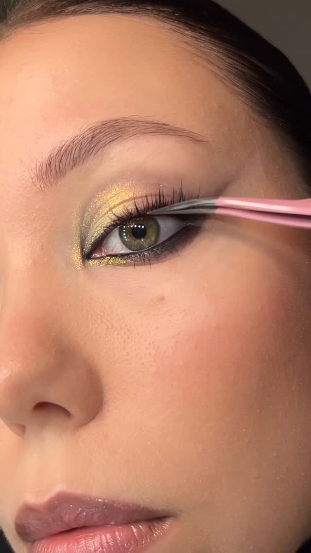 Instagram post by @akabds for CBeautyMall. Caption reads: [...]  @ghoul.in.japan 
Gifted

#cbeautymall....