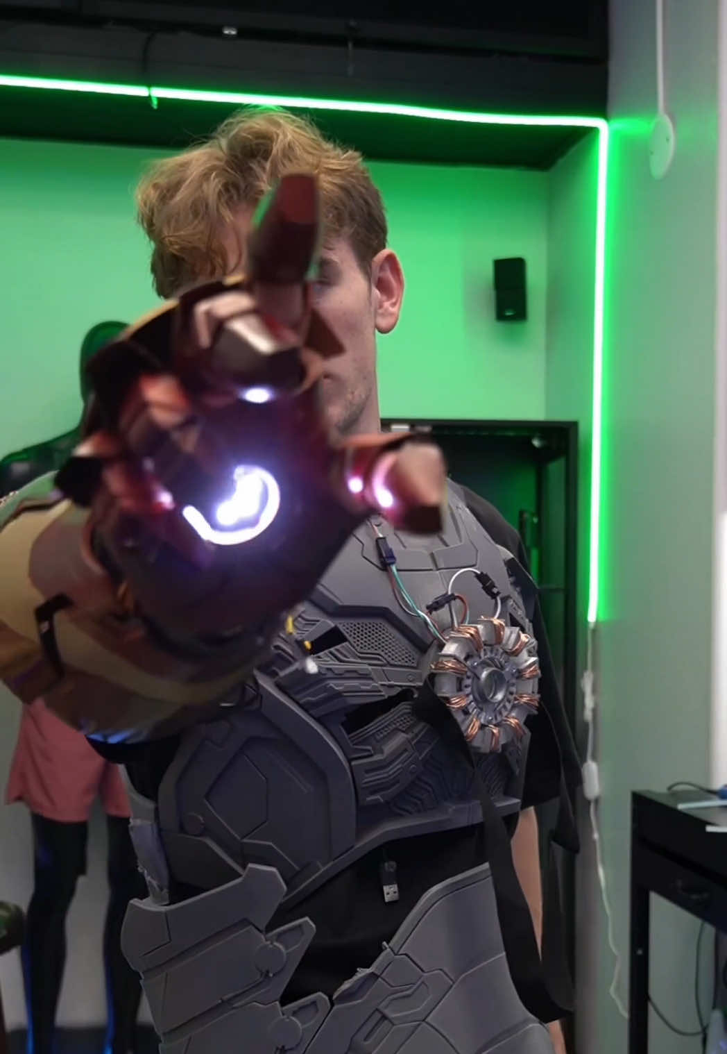 TikTok post by @robbiedoesthingz for Flashforge. Caption reads: [...] the end👀 make sure to go checkout ....