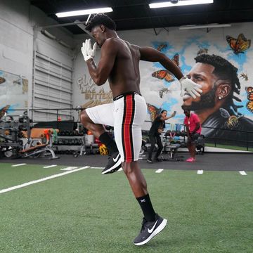 Instagram post by @ab for Odd Sox. Caption reads: It’s go time! #BeYouBeODD #ad.