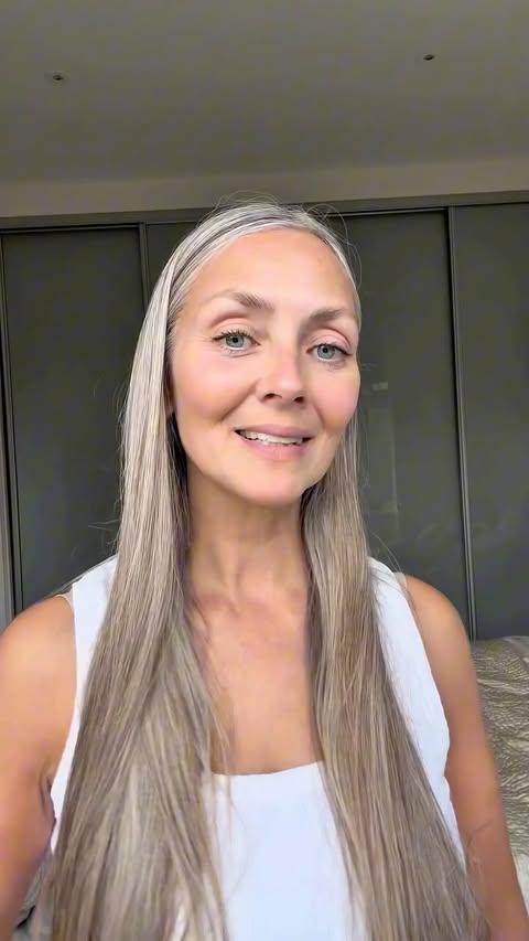 Instagram post by @hi_ho_silver_liza for BEAUTY PIE. Caption reads: [...] I was kindly sent a goodie box from....