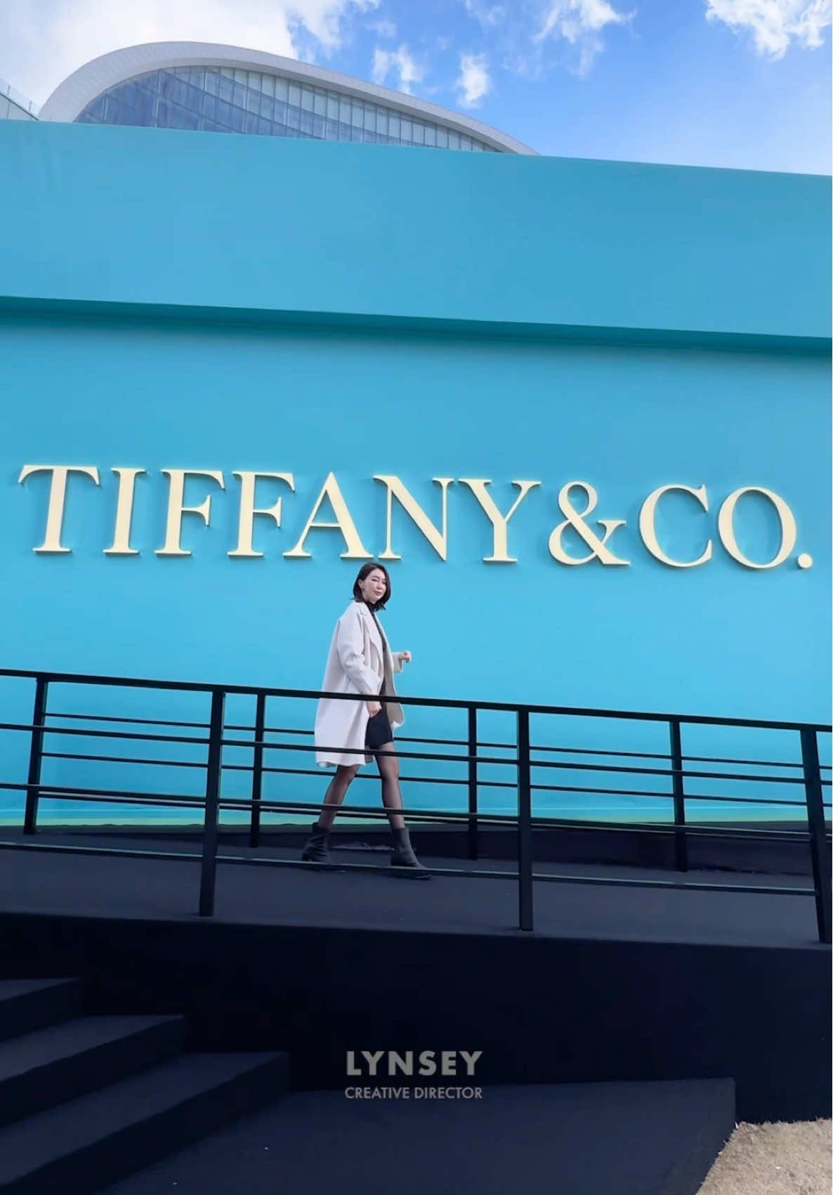 TikTok post by @luv__lynsey for Tiffany & Co.. Caption reads: @Tiffany&Co. 특별한 전시회에 초대해주셔서 감사해요. TIFFANY&Co.....