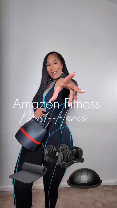Instagram post by an influencer for Amazon Fashion. Caption reads: Bookies, it’s a new year, and we are locking IN 💪....