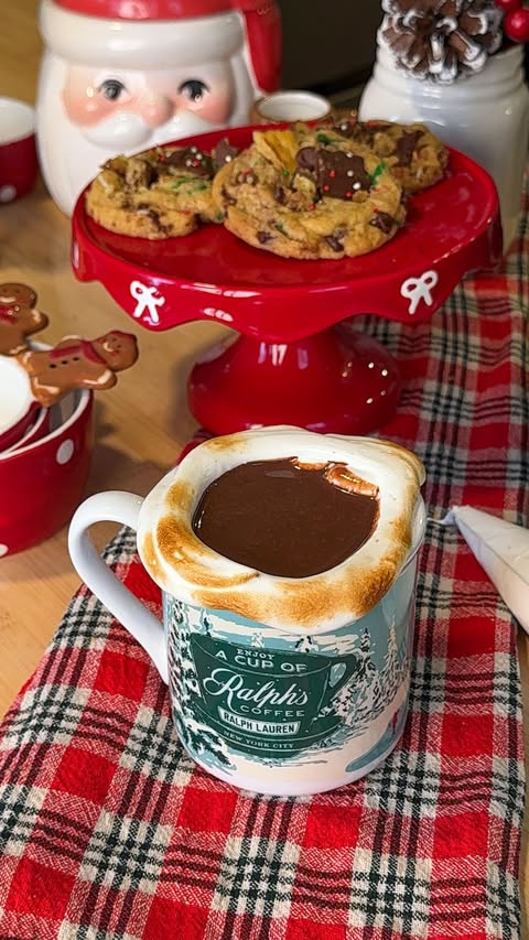 Instagram post by @munchiesbymallory for Hersheyland. Caption reads: french hot chocolate with toasted marshmallow....