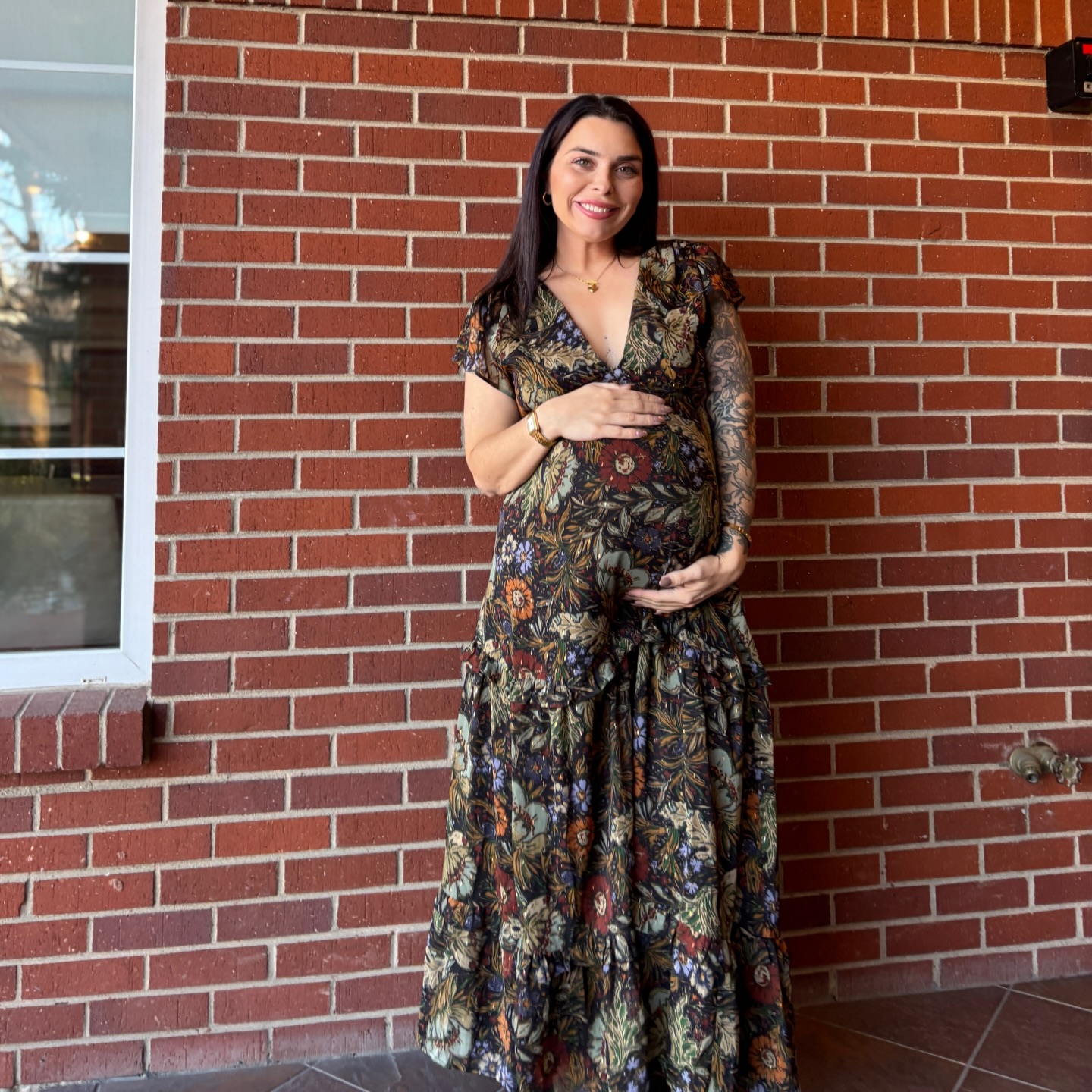 Instagram post by @rave.skye for PinkBlush Maternity. Caption reads: [...] #gifted @pinkblushmaternity.