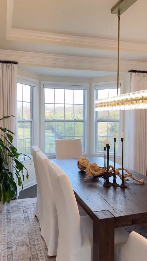 Instagram post by @karen_homestyle for Homerilla. Caption reads: Beautiful refresh with @homerilla_official . This....