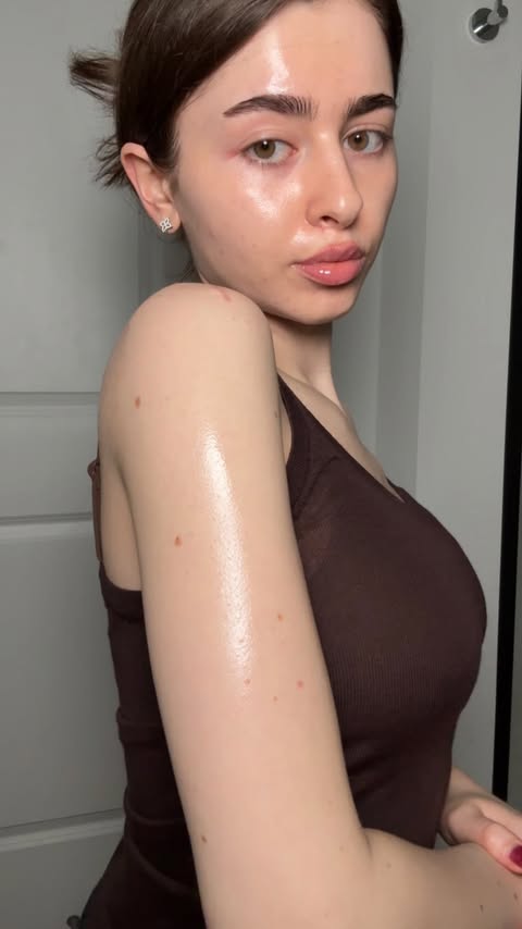 Instagram post by @danicolexx for celimax. Caption reads: [...] products!! Using txa body pad from....