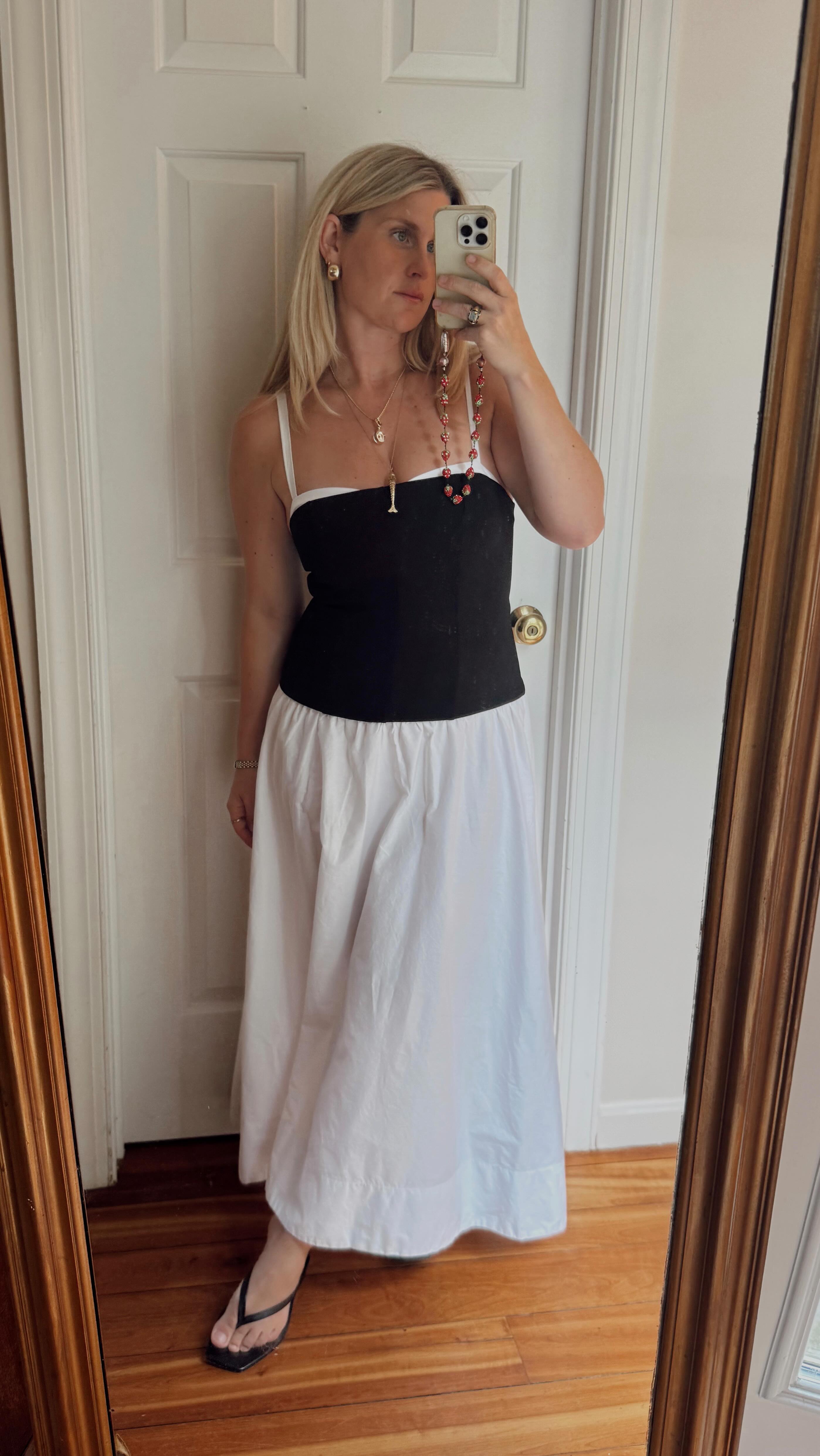 Instagram post by @sarahchappellhorton for Show Me Your Mumu. Caption reads: It’s sale time!! 🚨 @showmeyourmumu is having....