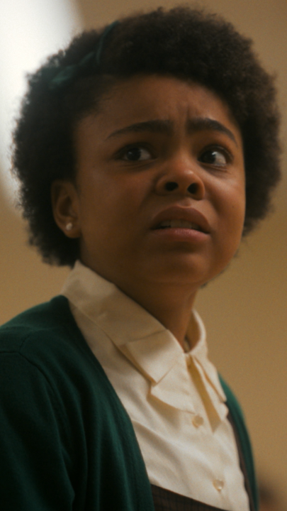 TikTok post by @sceneinblack for Max. Caption reads: Ronnie’s sticking beside her dad no matter what.....